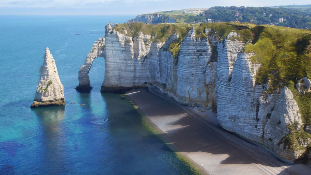 chalk cliffs at cote dalbatre etretat picture id156534454