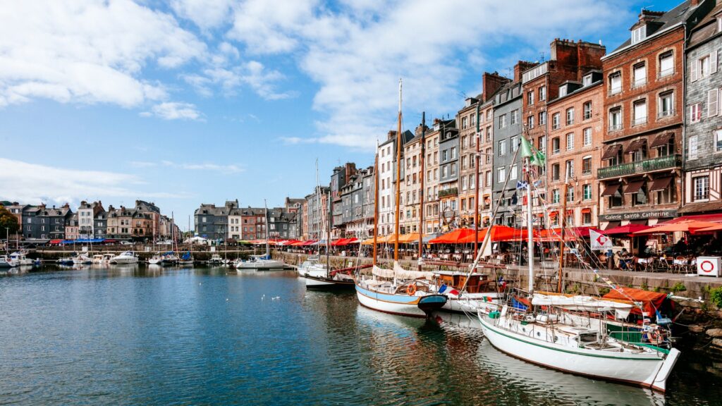 Foto - Honfleur altes Dock honfleur Frankreich Bild id844088332 old dock honfleur frankreich bild id844088332