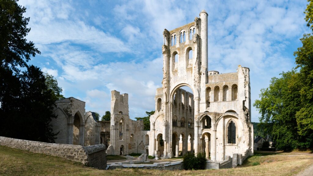 ruins of an old benedictine monastery and abbey in jumieges in picture id1173109421